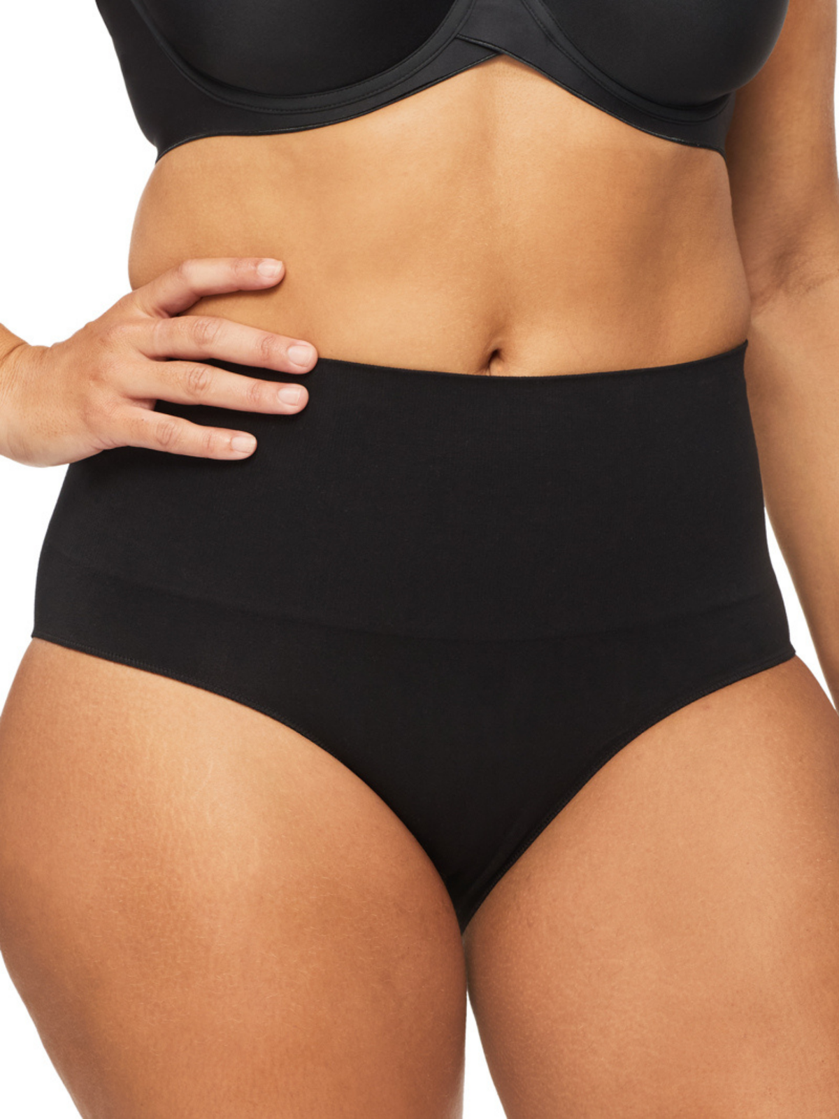 Fabric close-up of Bamboo Essentials Waisted Brief highlighting heat and sweat transfer with soft, breathable bamboo fibers.